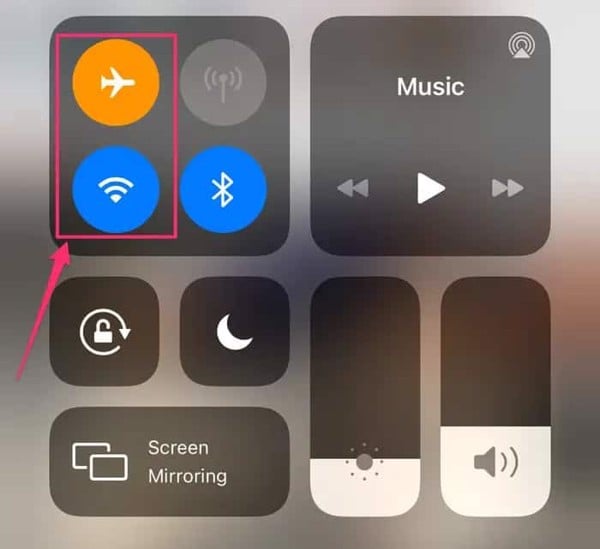 Cách kích hoạt chế độ máy bay trên iPhone - GEARVN