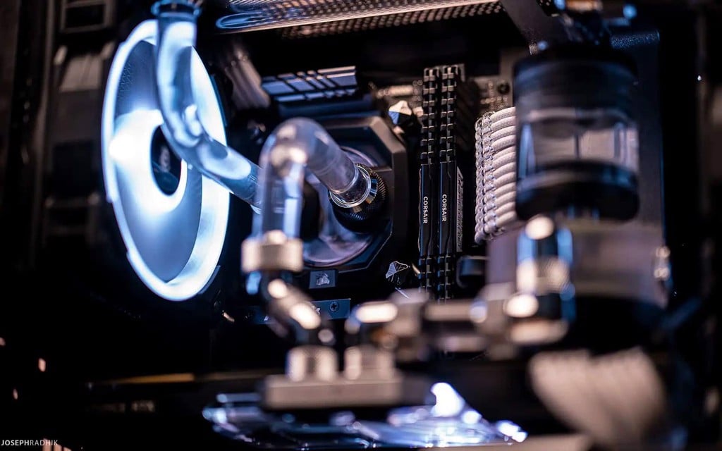 Tản nhiệt nước custom rất tốt cho không gian nóng, chật hẹp - GEARVN