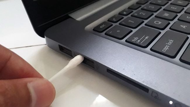 GEARVN Hướng dẫn cách vệ sinh laptop đơn giản tại nhà