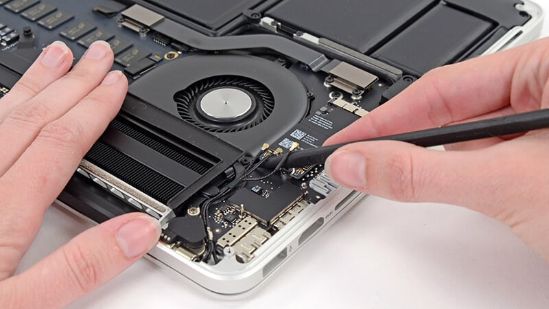 GEARVN Quạt laptop kêu to? Nguyên nhân và cách khắc phục
