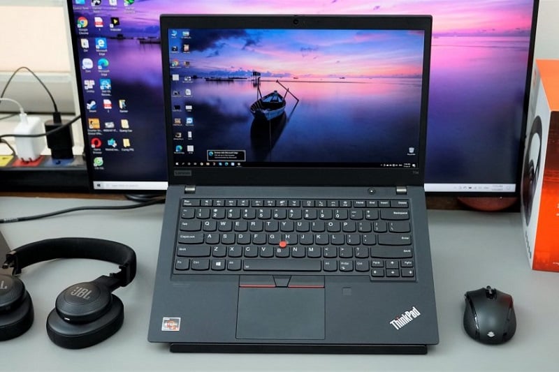laptop dành cho sinh viên CNTT