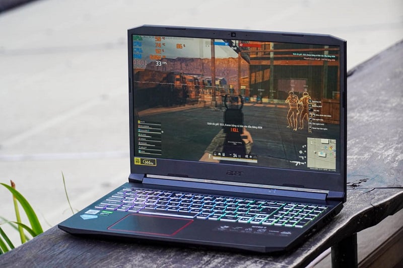 laptop dành cho sinh viên CNTT