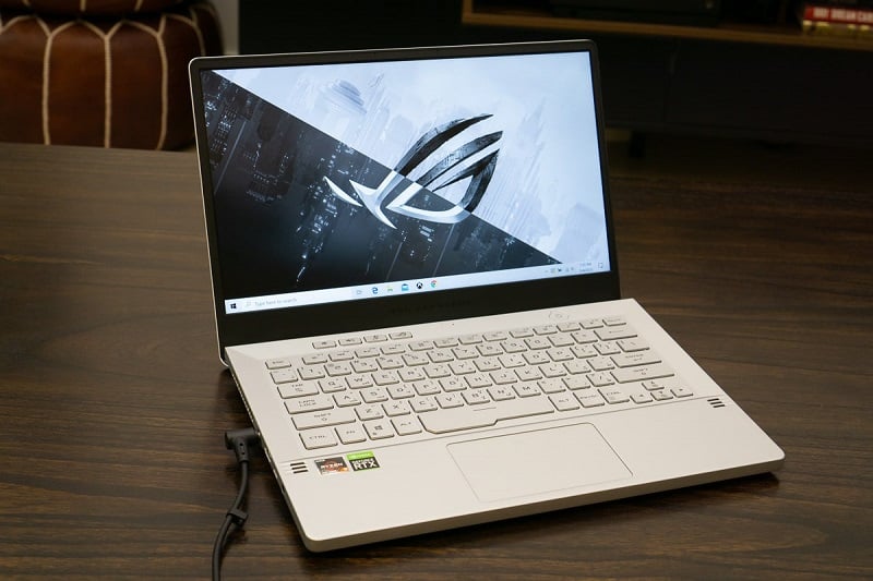 laptop dành cho sinh viên CNTT